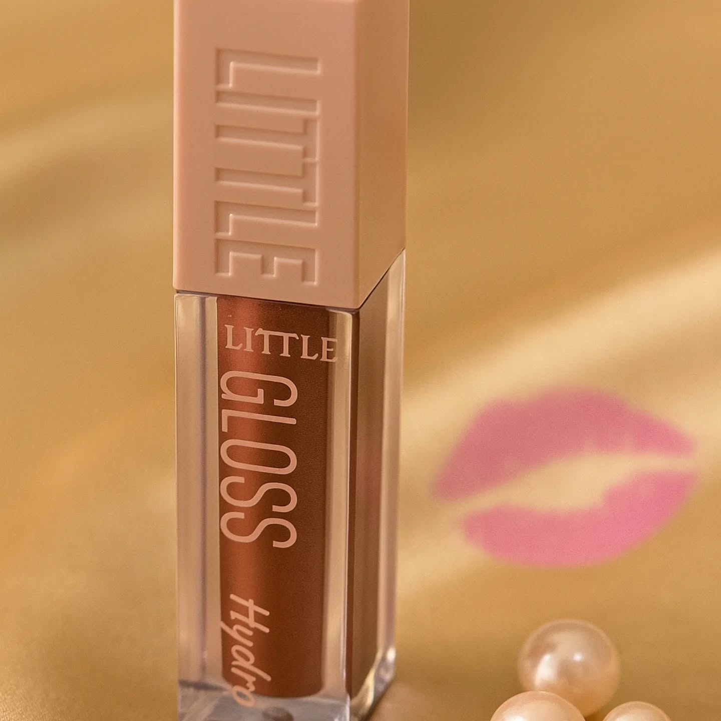 💄✨ Little Gloss – سر اللمعة الجريئة