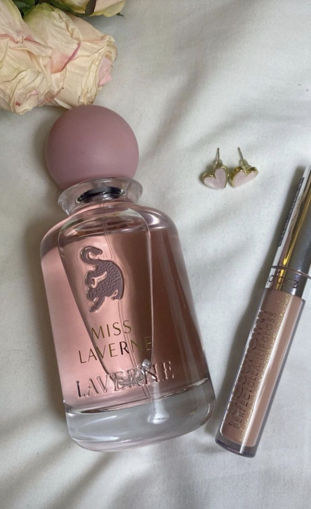 Discover MISS LAVERNE by Laverne – a soft floral fragrance with notes of vanilla and musk. Feminine and elegant for every occasion.